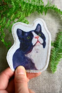 Dzikie Twory - lniana naszywka z akwarelowym nadrukiem - czarno-biały kot
