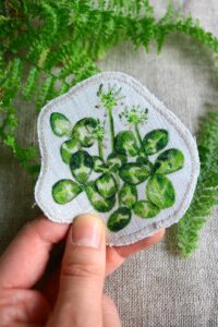 Dzikie Twory - lniana naszywka z akwarelowym nadrukiem - koniczyna