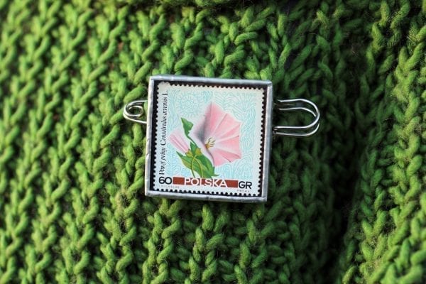 Dzikie Twory - broszka ze znaczkiem pocztowym kwiat powój polny
