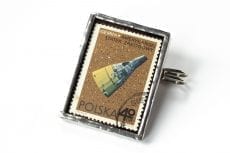 Dzikie Twory - broszka ze znaczkiem pocztowym z 1966 roku - gemini