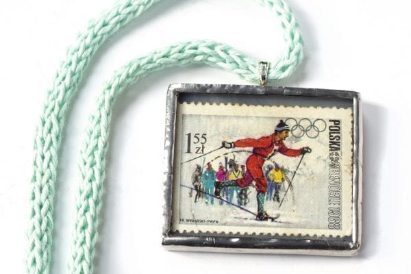 Dzikie Twory - naszyjnik ze znaczkiem pocztowym z 1968 roku - Igrzyska Olimpijskie