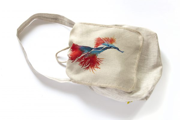 Dzikie Twory - lniana torba na zakupy z akwarelowym motywem kwiatu zawiązana na sznureczek2