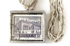 Dzikie Twory - naszyjnik ze znaczkiem pocztowym z 1960 roku - Katowice
