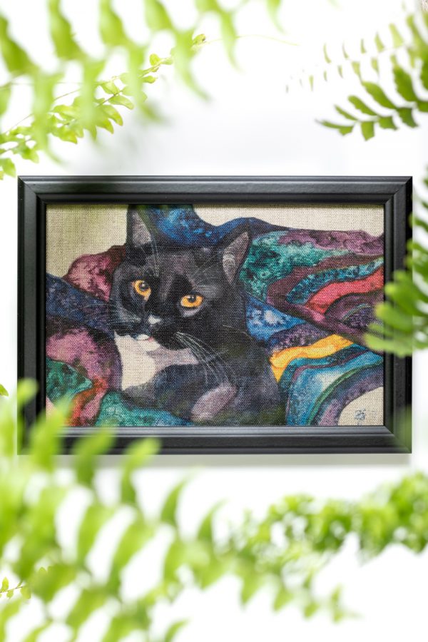 Dzikie Twory - akwarelowa grafika w ramce, na tkaninie lnianej - Kolorowy kot