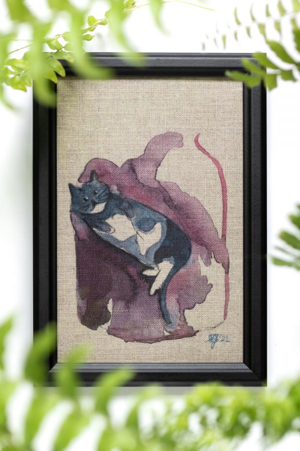 Dzikie Twory - akwarelowa grafika w ramce, na tkaninie lnianej - Kot na pufie