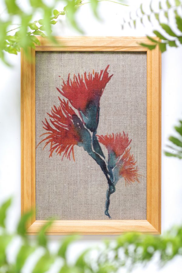 Dzikie Twory - akwarelowa grafika w ramce, na tkaninie lnianej - Pomarańczowy kwiat