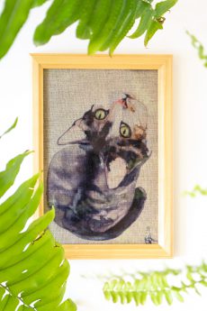 Dzikie Twory - akwarelowa grafika w ramce, na tkaninie lnianej - Kot tygrysek