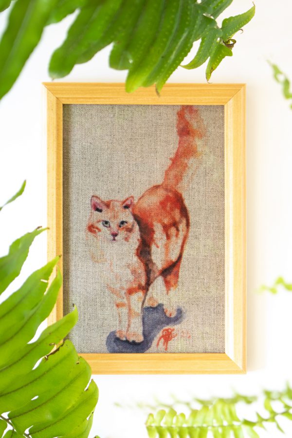 Dzikie Twory - akwarelowa grafika w ramce, na tkaninie lnianej - Puchaty rudy kot