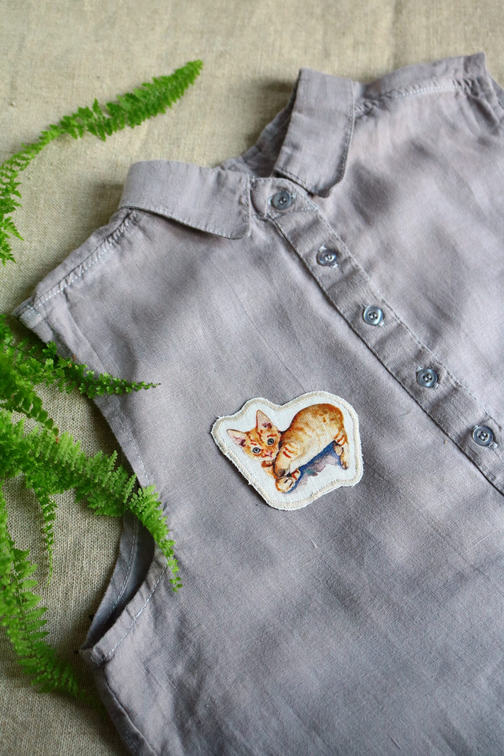 Dzikie Twory - lniana naszywka na ubrania z akwarelowym nadrukiem - mały rudy kotek