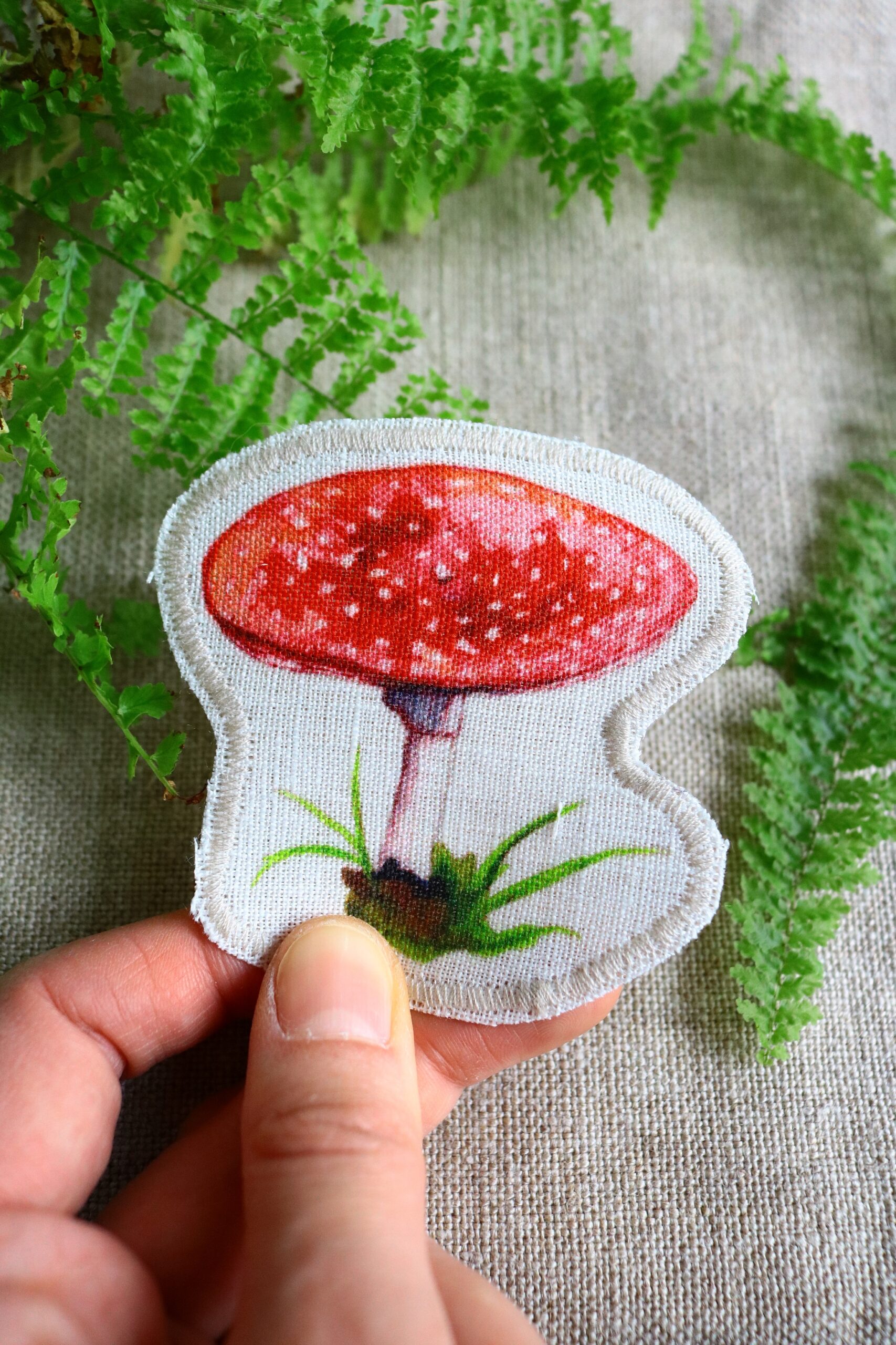 Dzikie Twory - lniana naszywka z akwarelowym nadrukiem - muchomor