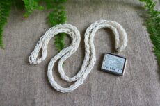 Dzikie Twory - naszyjnik ze znaczkiem pocztowym z 1977 roku - polski drzeworyt ludowy (2)