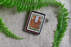 Dzikie Twory - broszka ze znaczkiem pocztowym z 1971 roku - fresk z Faras